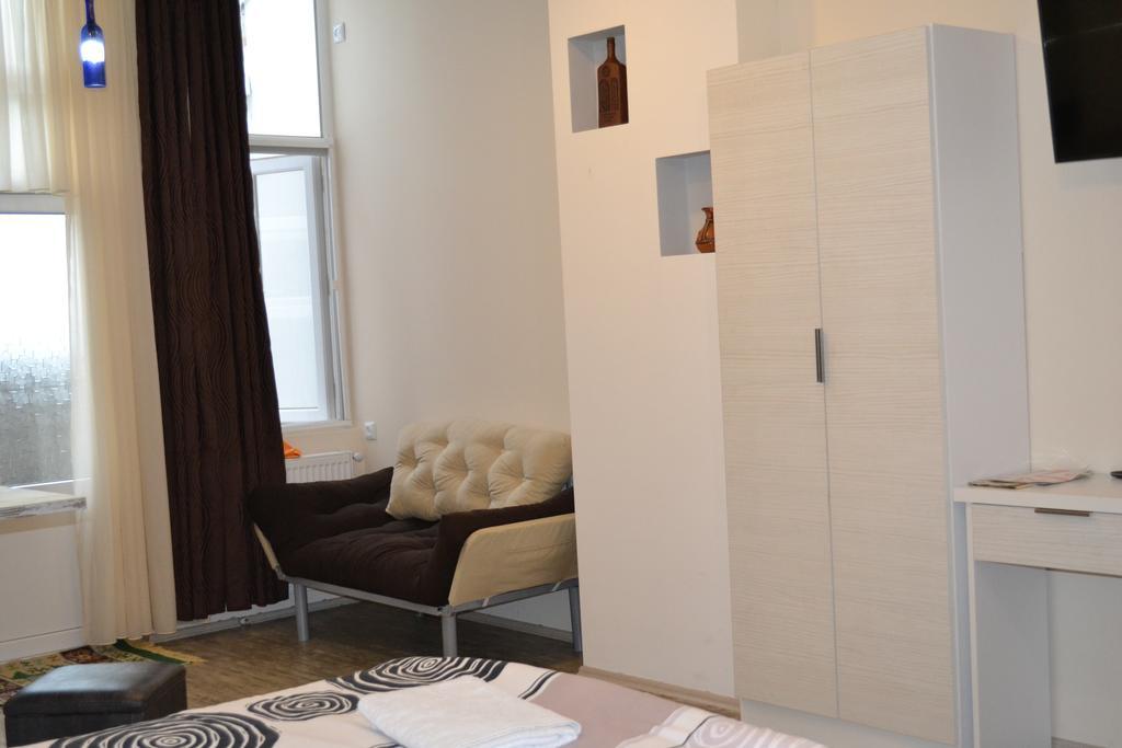 Family Apartment In Avlabari Tbilisi Exterior photo