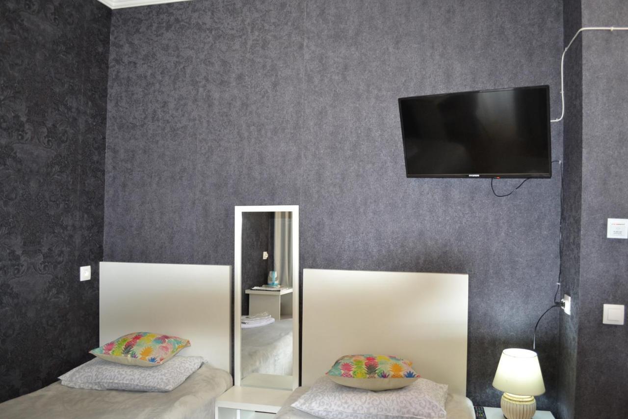 Family Apartment In Avlabari Tbilisi Exterior photo