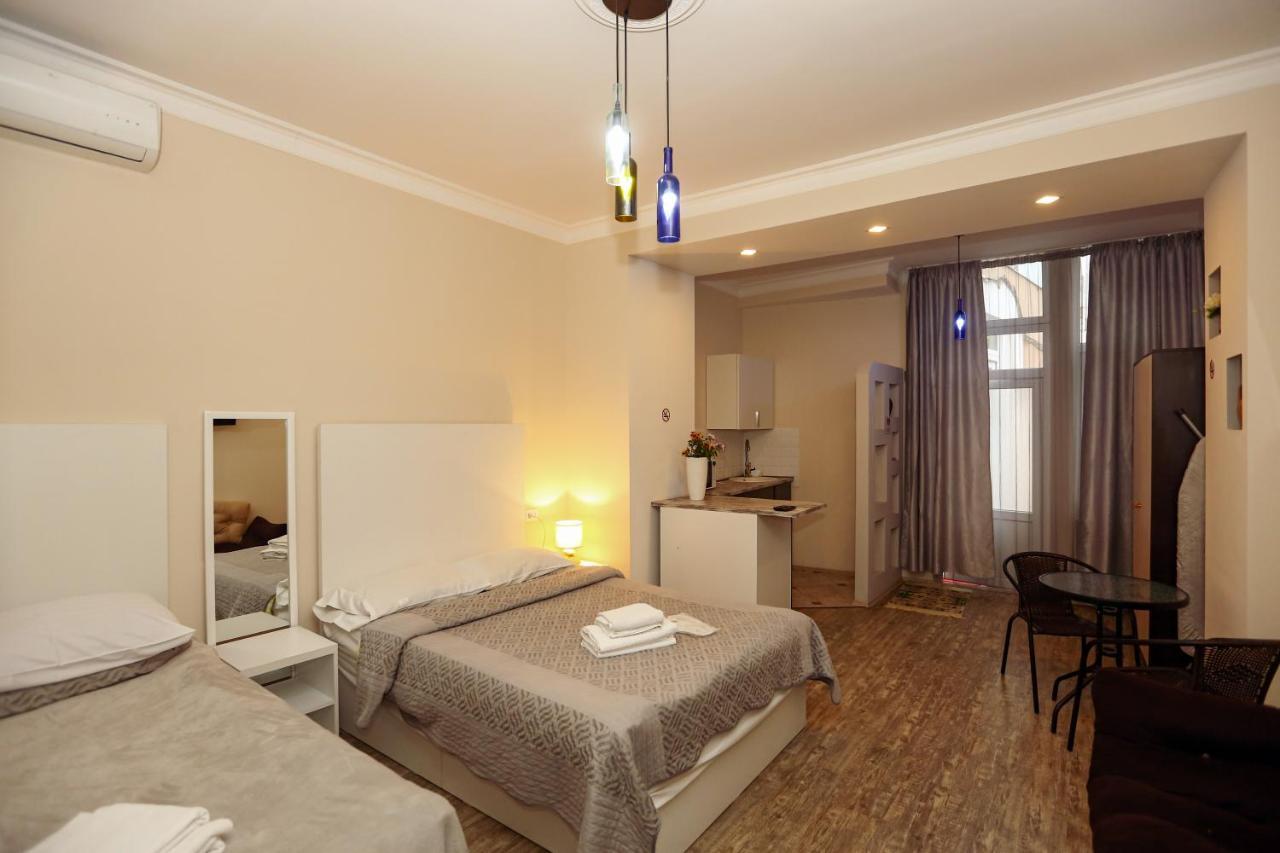 Family Apartment In Avlabari Tbilisi Exterior photo