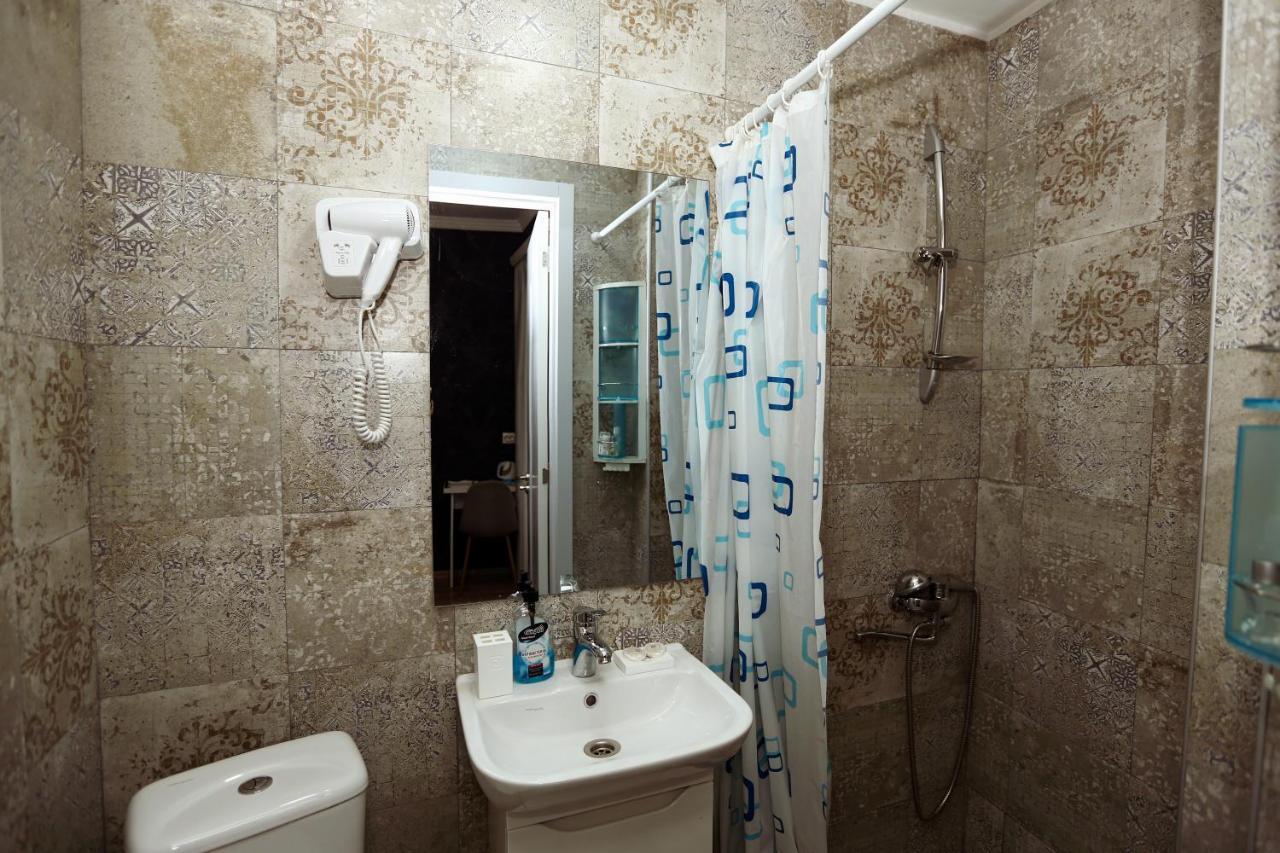 Family Apartment In Avlabari Tbilisi Exterior photo